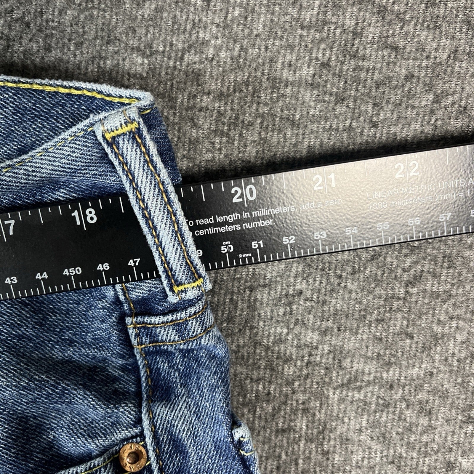 Levi's 550 Men's Relaxed Fit Jeans - Stonewash Blue (00550-4891)