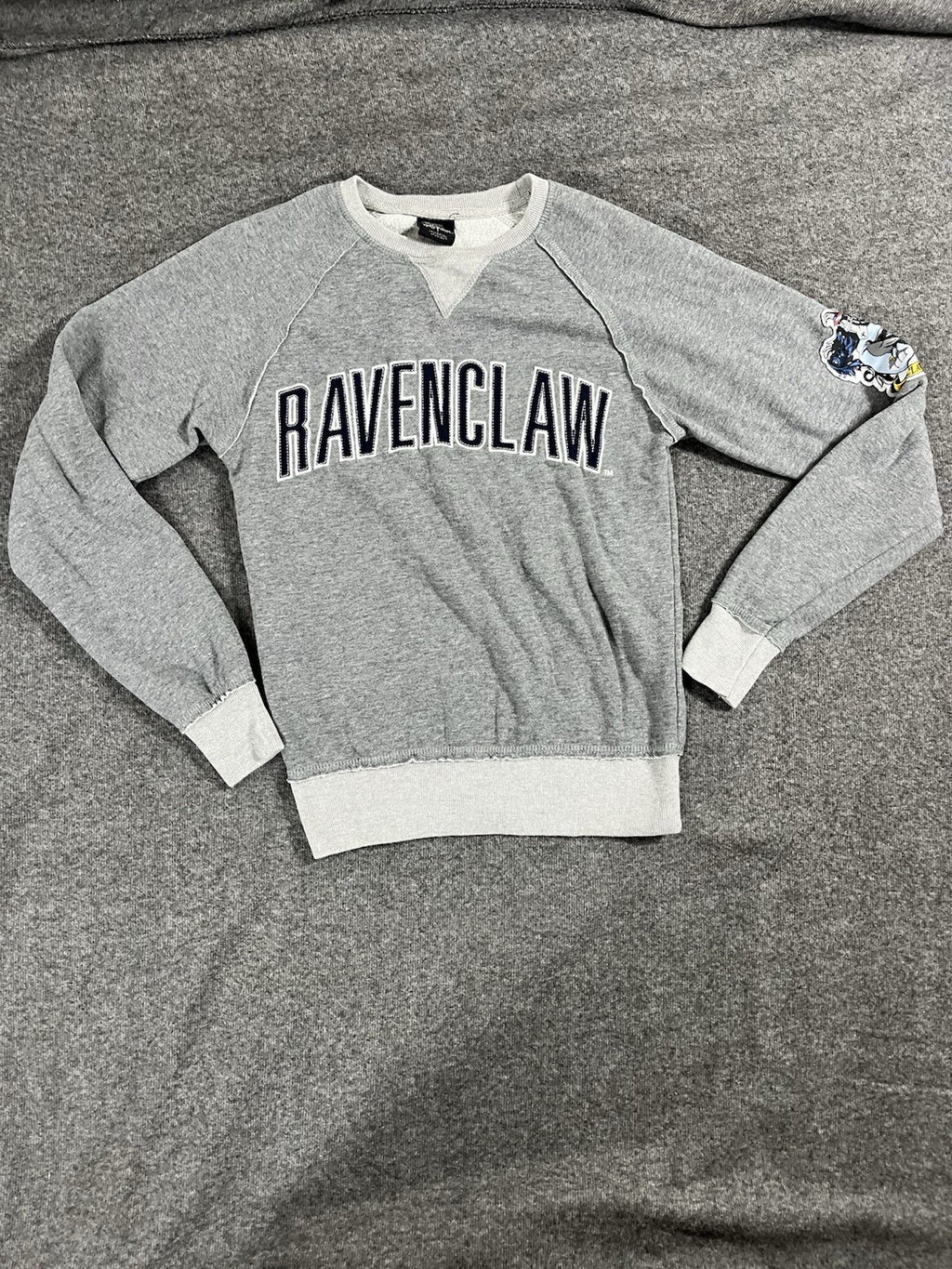 Harry Potter Ravenclaw Sweatshirt Adult Medium Gray Crest Universal Studios