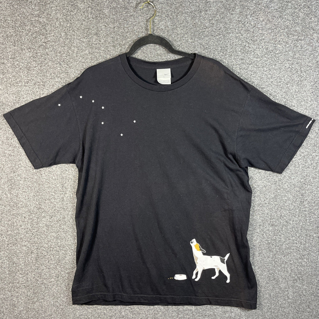 Nike Men’s Graphic Dog And Moon T shirt Black XL Short Sleeve Crew Neck 