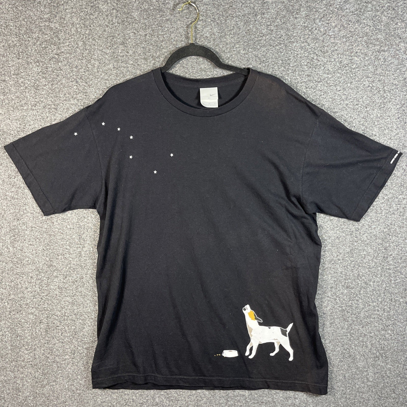 Nike Men’s Graphic Dog And Moon T shirt Black XL Short Sleeve Crew Neck 