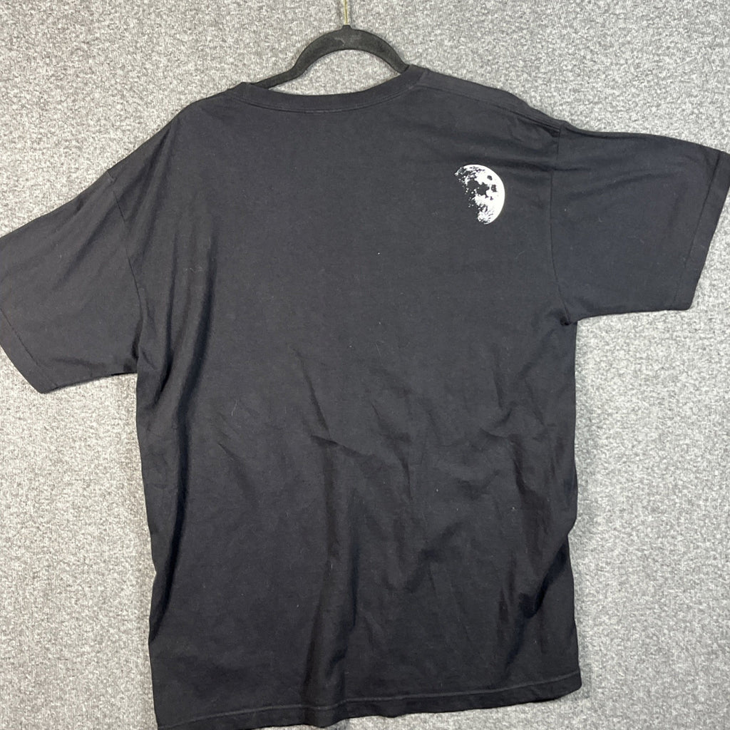 Nike Men’s Graphic Dog And Moon T shirt Black XL Short Sleeve Crew Neck 