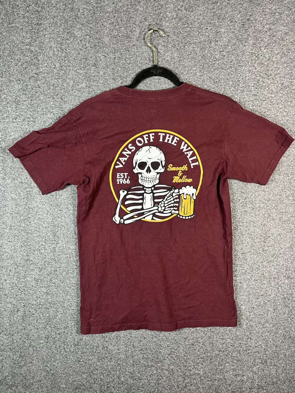 Vans off the wall burgundy graphic T-shirt size small men’s short sleeve