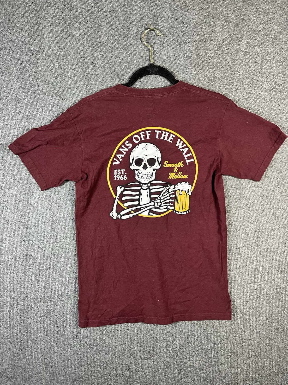 Vans off the wall burgundy graphic T-shirt size small men’s short sleeve