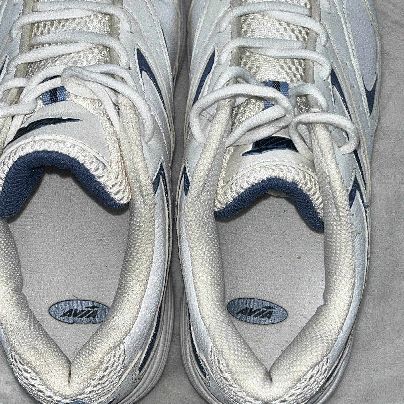 Avia Women’s Athletic Walking And Toning Shoes White Blue Size 8.5 