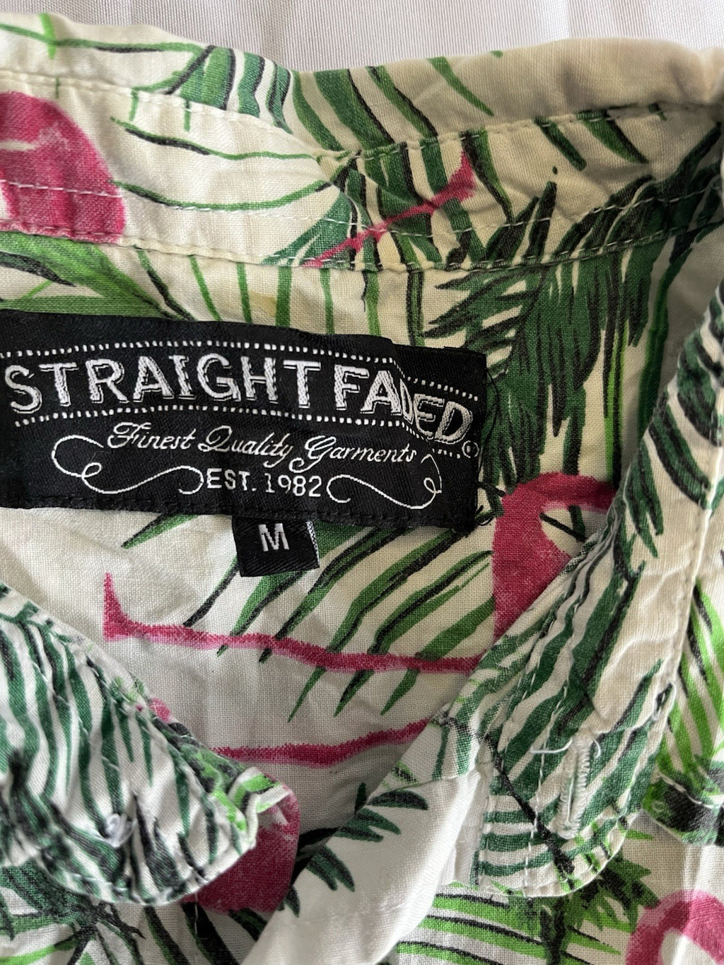 Straight Faded Hawaiian Flamingo Print Button Up Shirt Men’s Medium 