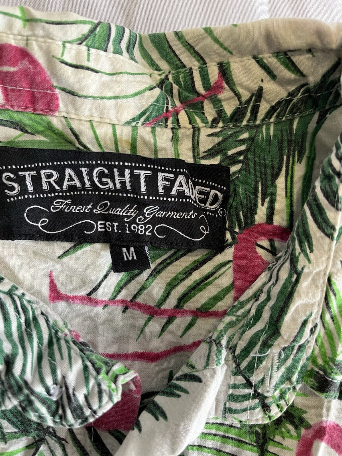 Straight Faded Hawaiian Flamingo Print Button Up Shirt Men’s Medium 