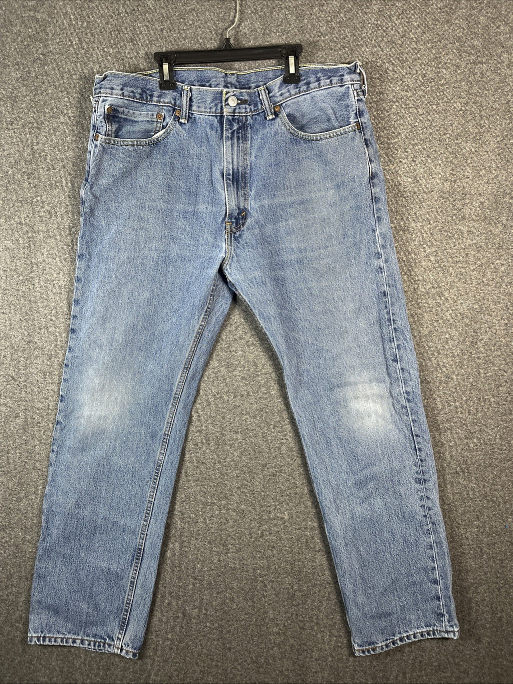Levis 505  Mens Size 38x32 Relaxed Straight Fit Jeans Medium Blue Washed Denim