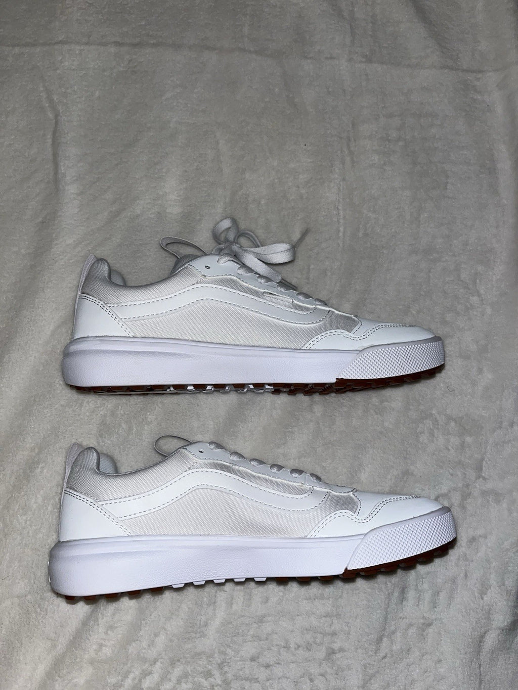 Size 9 - VANS Ward Ivory