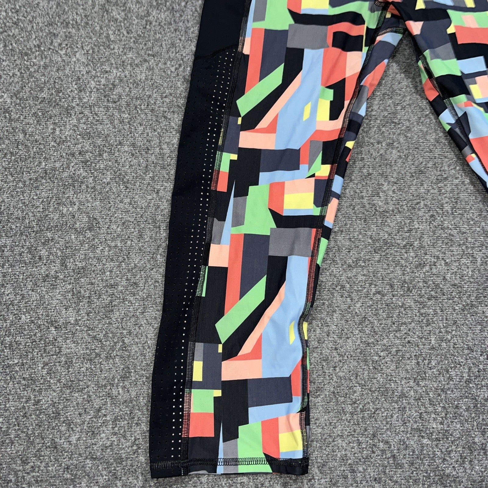 Sweaty Betty women's Zero gravity  Leggings Size Small multicolor crops mesh