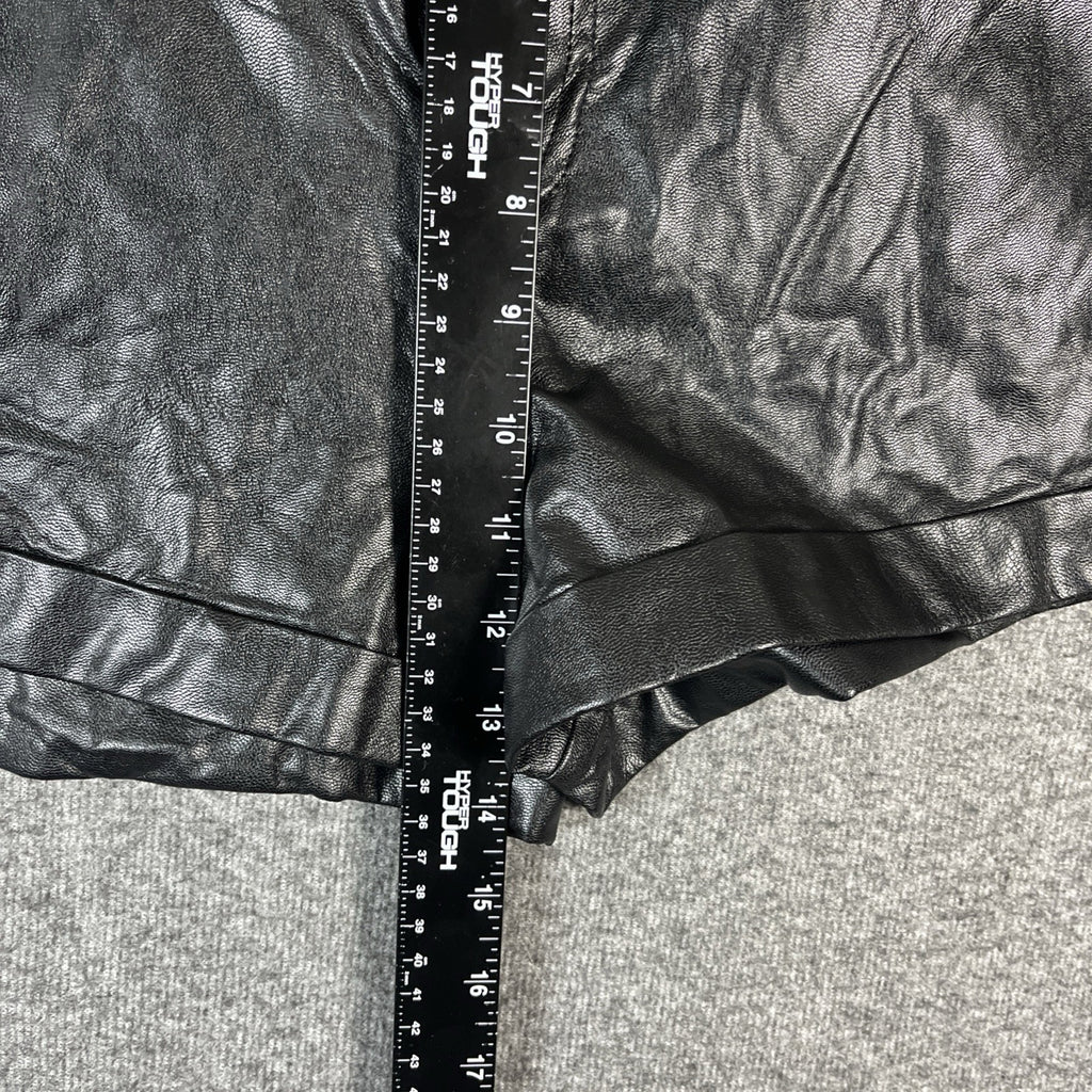 Forever 21 Women’s Shorts Faux Leather Black Size 31 Button Zip 