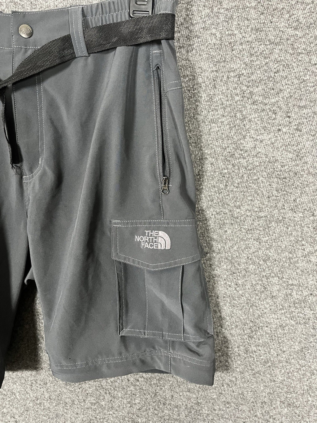 NORTH FACE Mens Cargo Shorts Gray Belted Size M Hiking Nature Active 9" inseam !