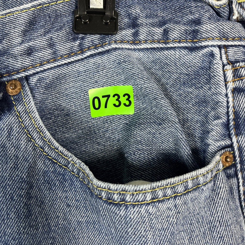 Levis 505  Mens Size 38x32 Relaxed Straight Fit Jeans Medium Blue Washed Denim