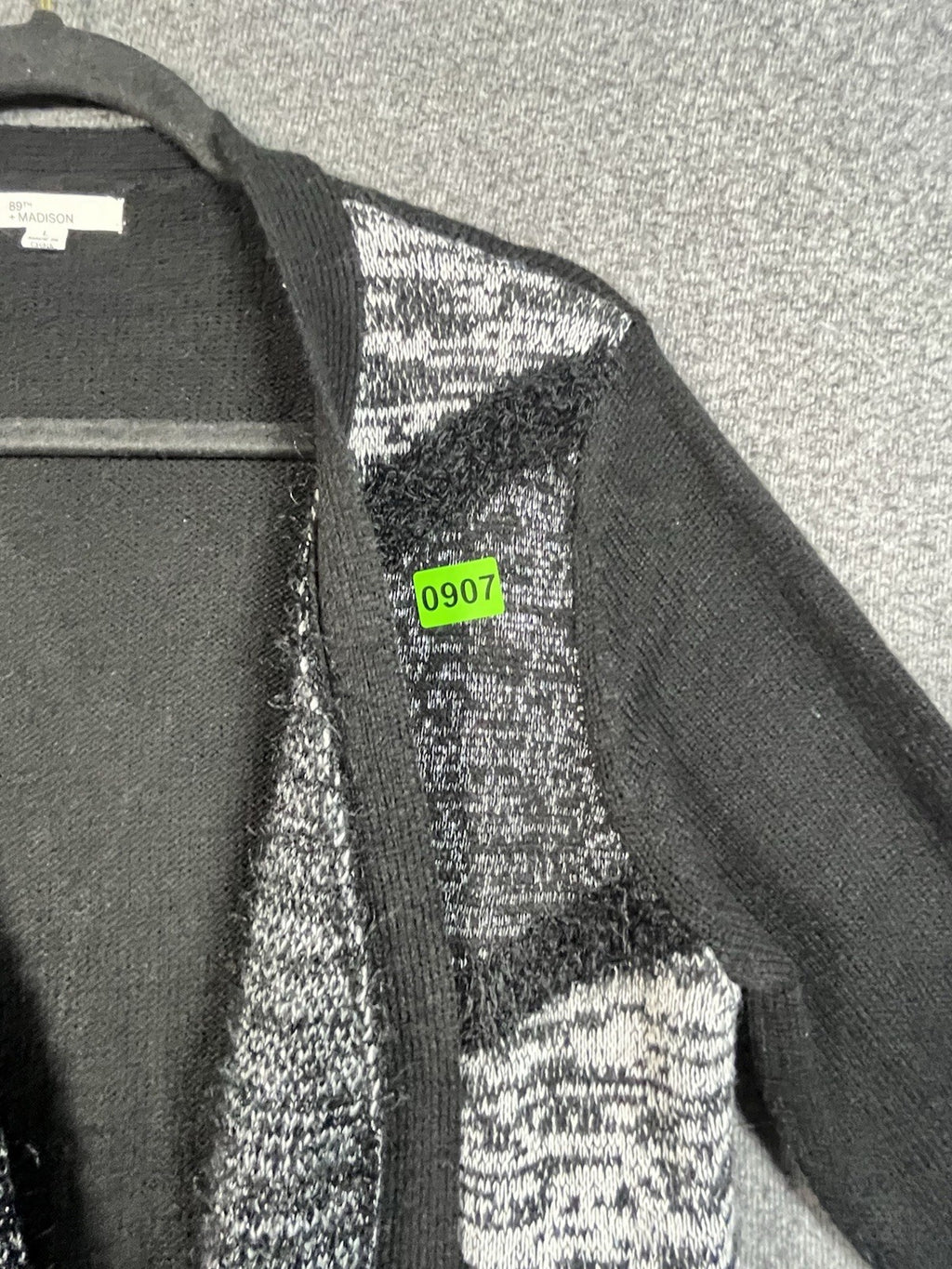 89th And Madison black and grey sweater cardigan L Longsleeve Fleece 