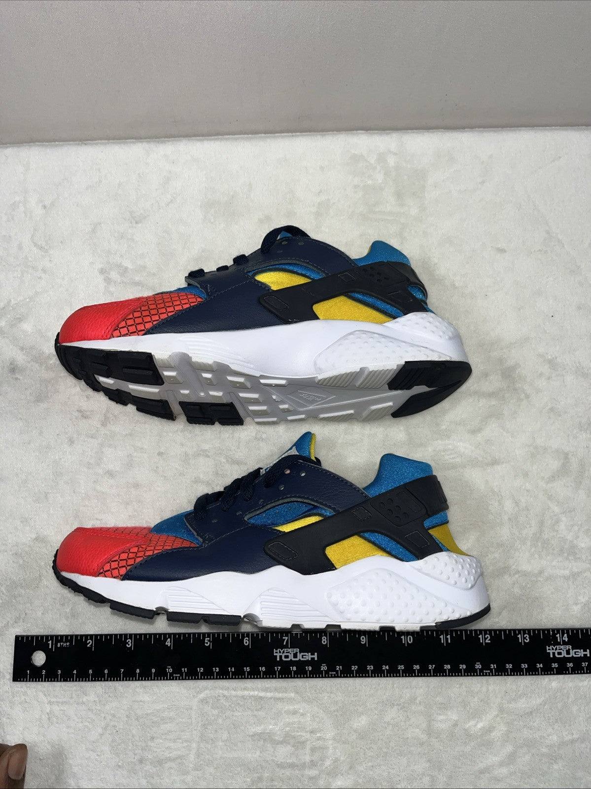 Nike Huarache Run Shoes Size 6Y Red Blue Yellow Multicolor 