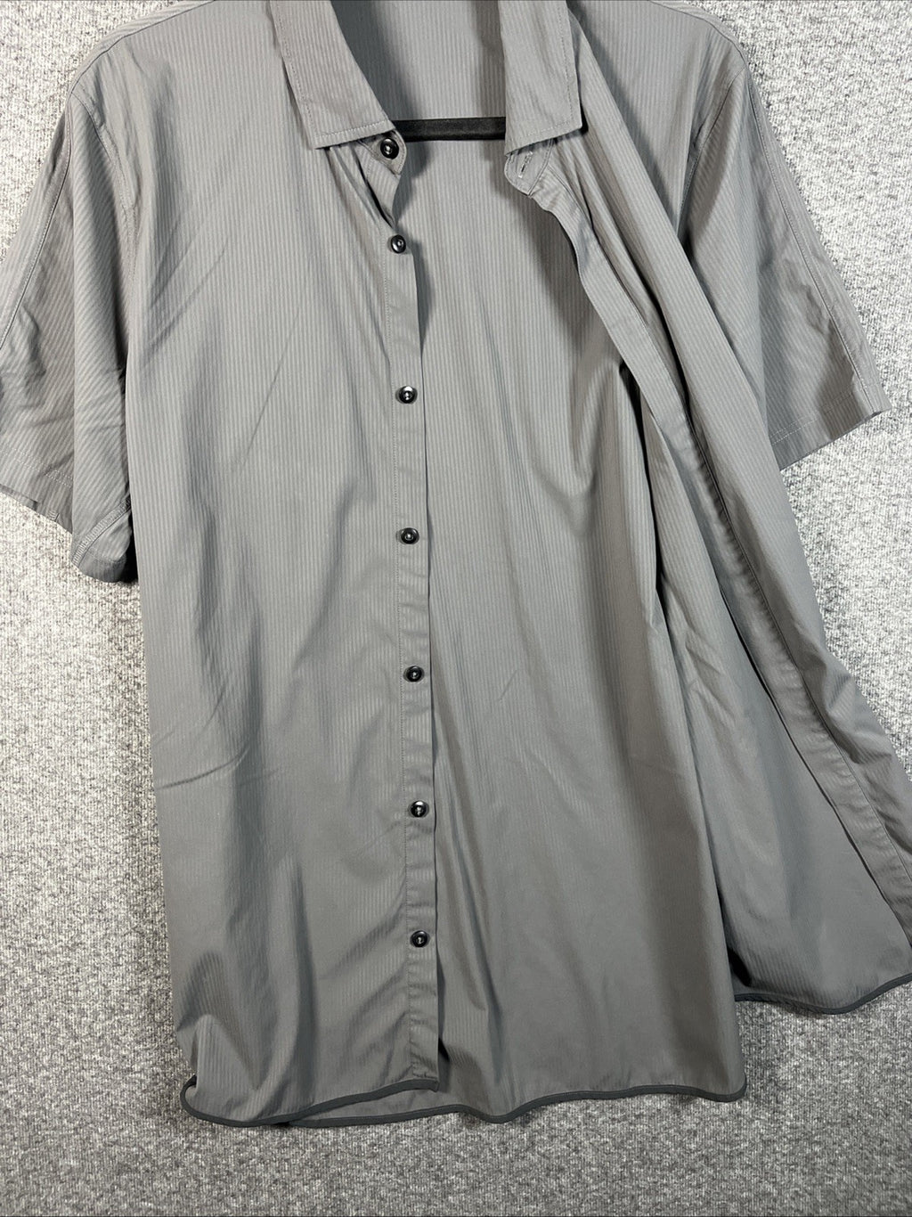 Lululemon Men’s Short Sleeve Button Down Polo Shirt Gray L 
