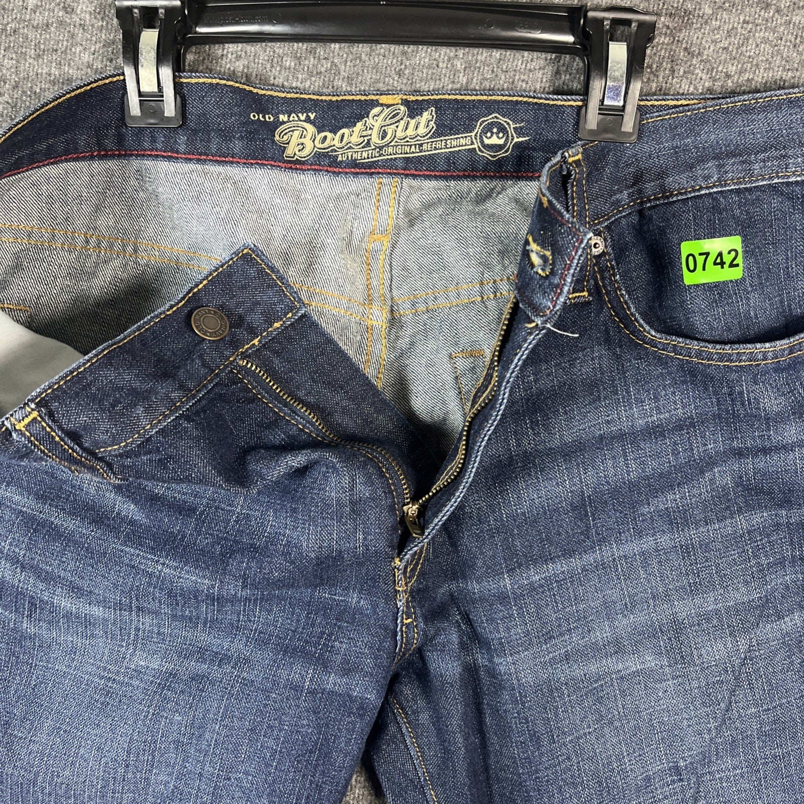 Old Navy boot cut blue denim jeans authentic original button fly men’s 33×30
