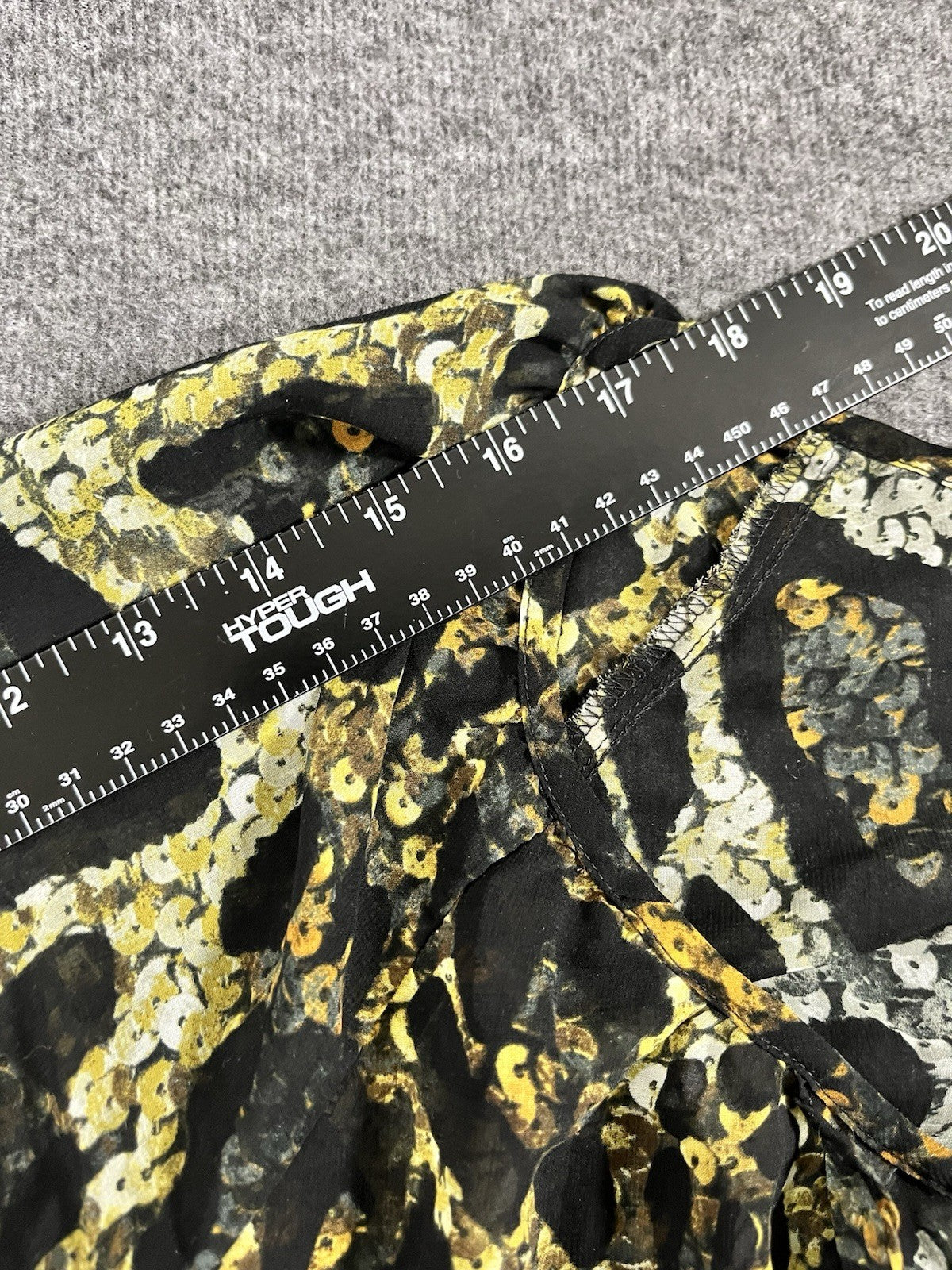 New &York Company  Short  Sleeve Loose Fitting Leopard Print Shirt Size Medium