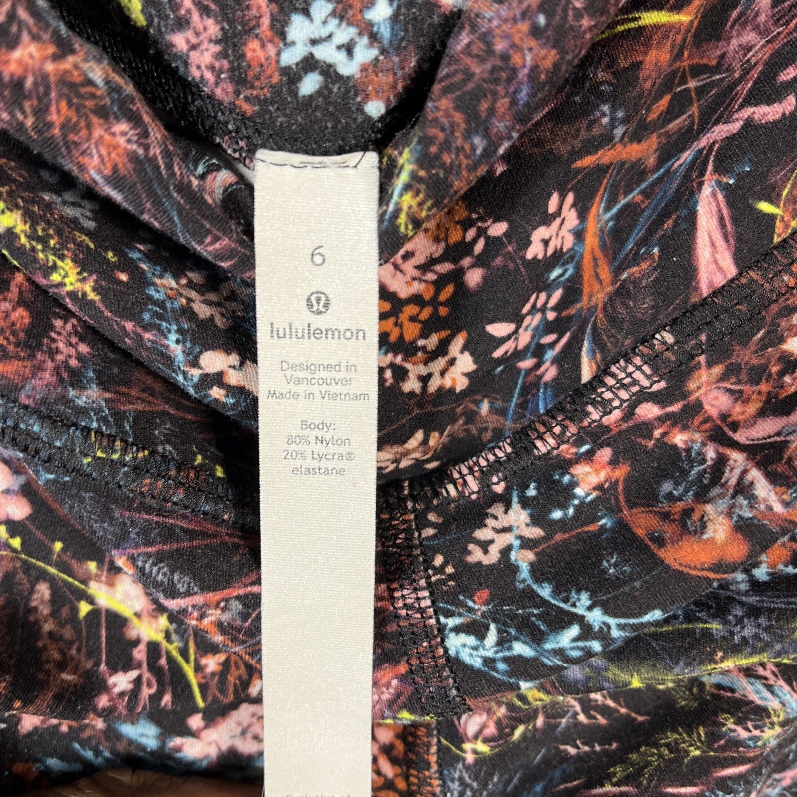 Women's Lululemon Yoga Leggings Size 6 Athletic Fitness Gym Purple Floral #346