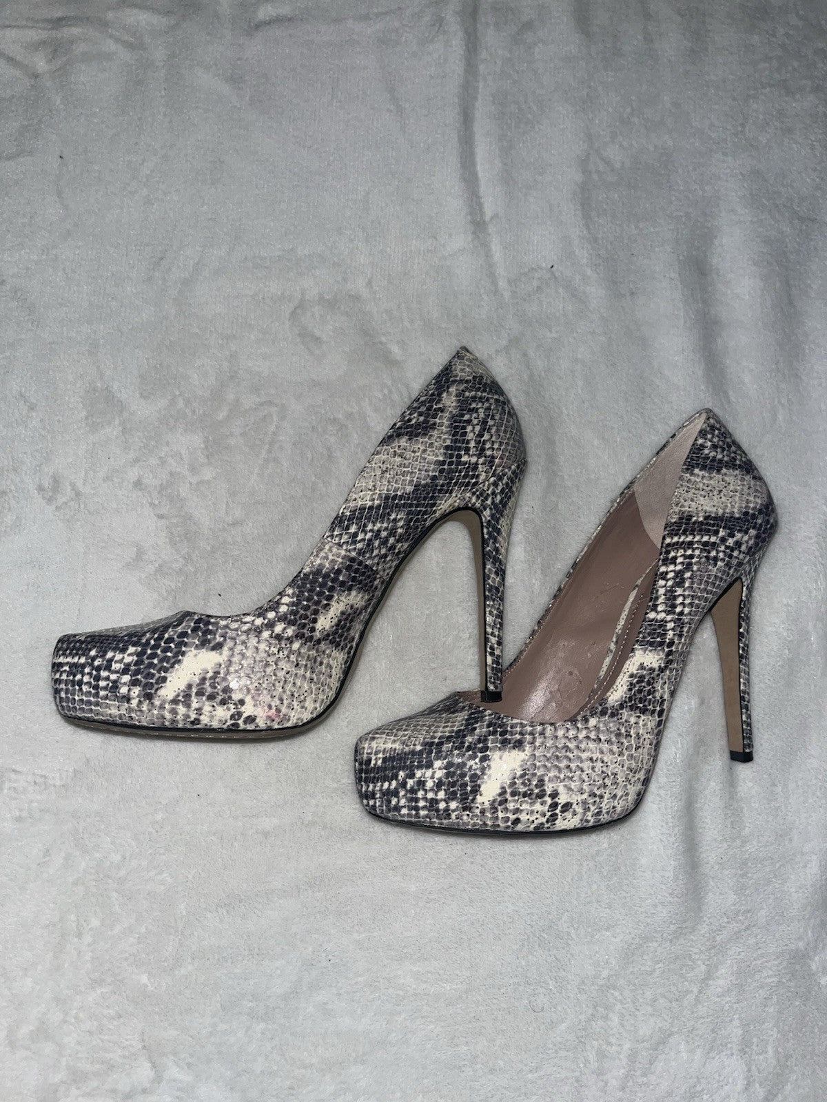 Vince Camuto Snakeskin Women’s Platform Heels US 7.5B