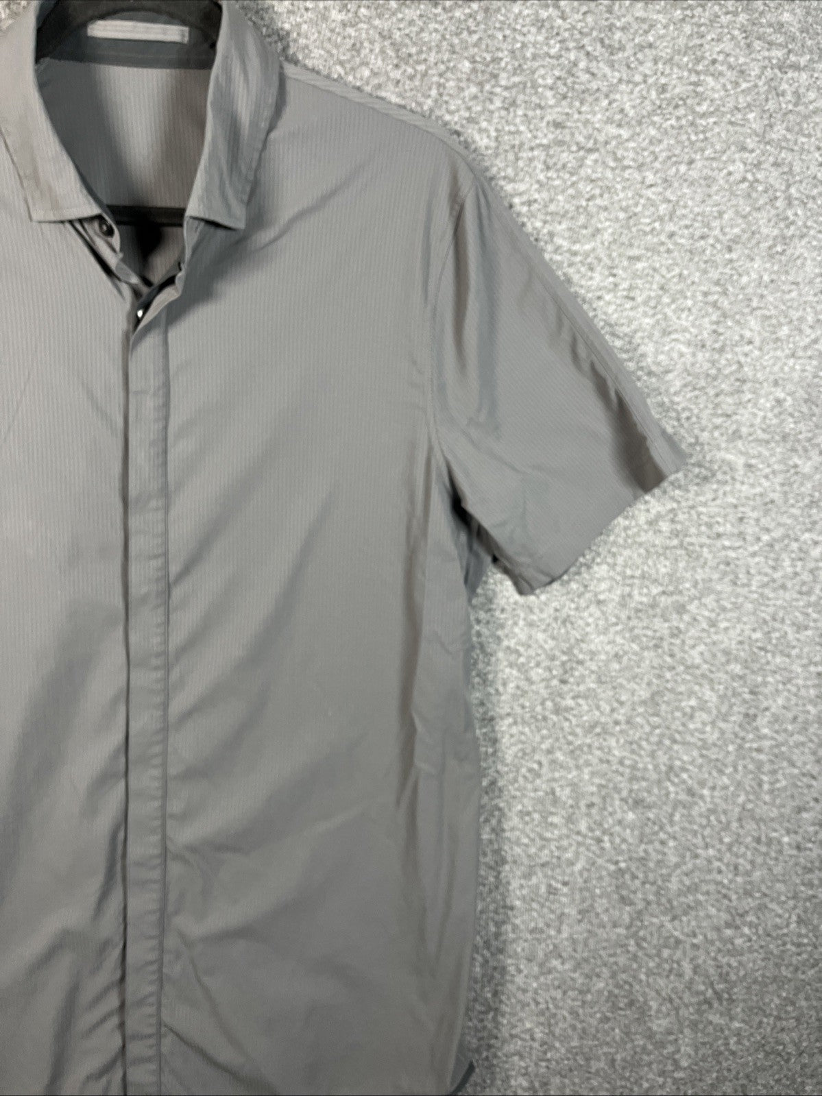 Lululemon Men’s Short Sleeve Button Down Polo Shirt Gray L 