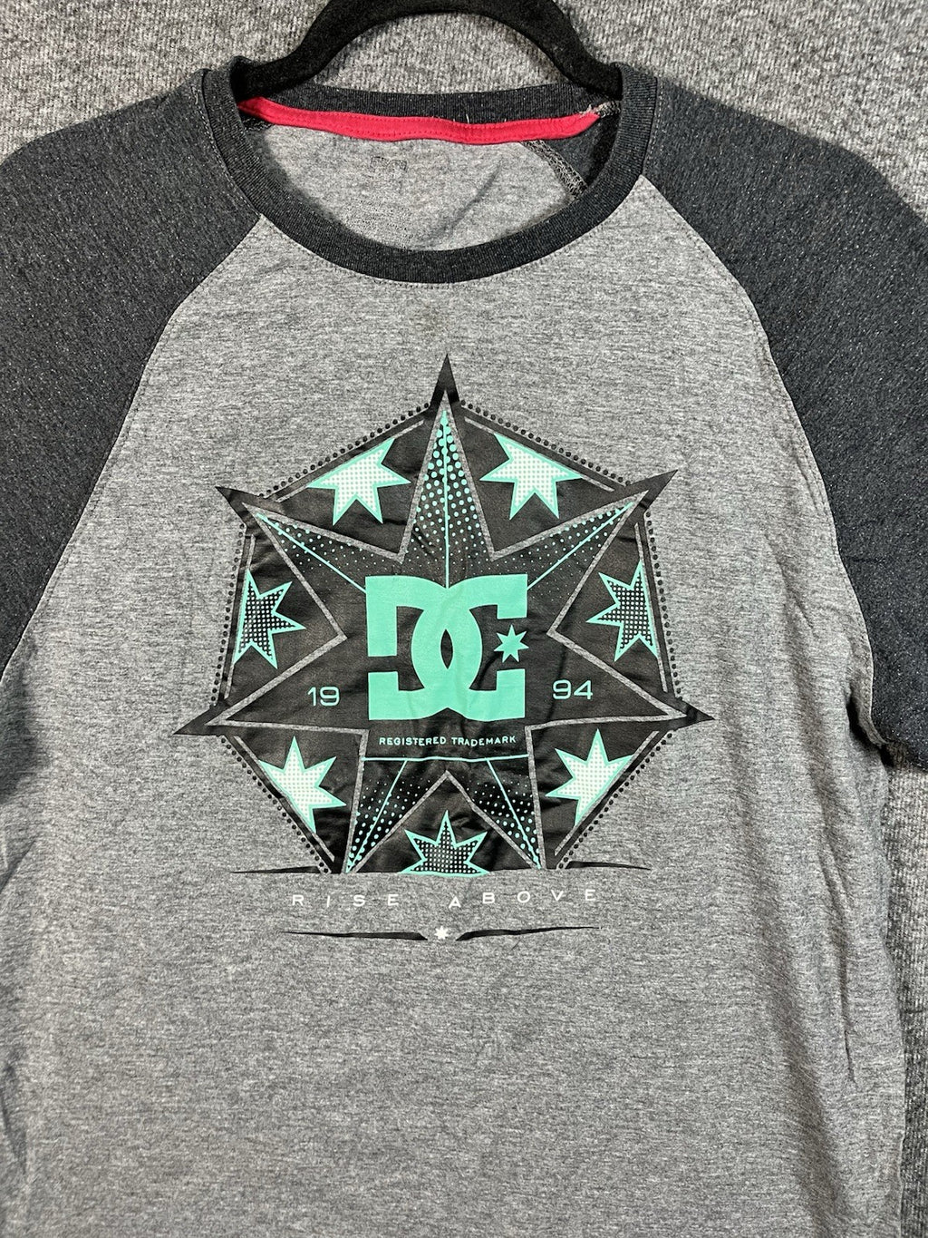 DC Men's Est MCMXCIV Graphic T-Shirt Gray Men’s XL 3/4 Sleeves 