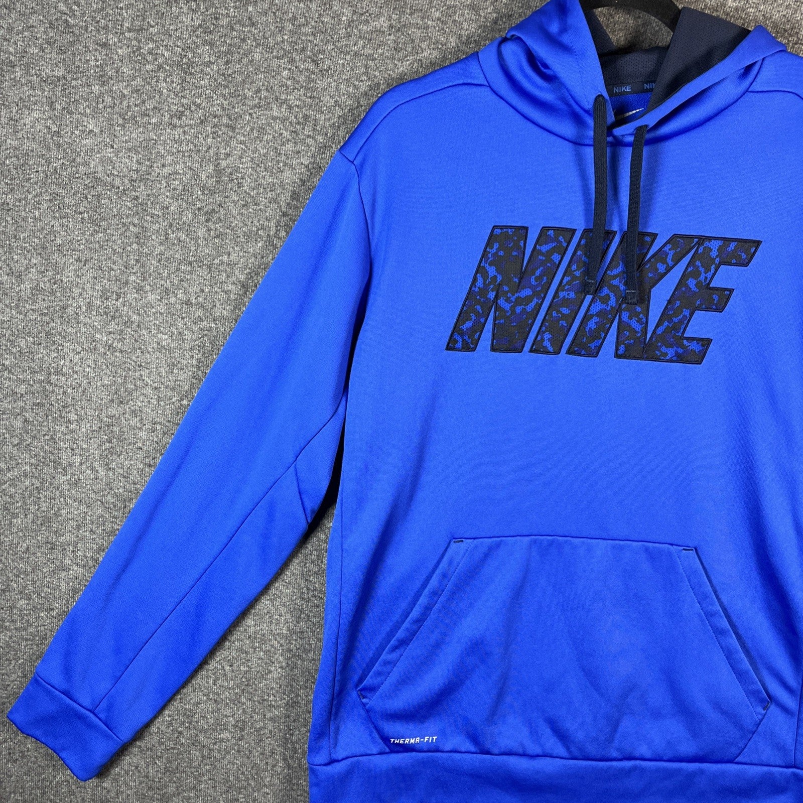Nike blue thermal fit hoodie extra large men’s 100% polyester activewear pull on