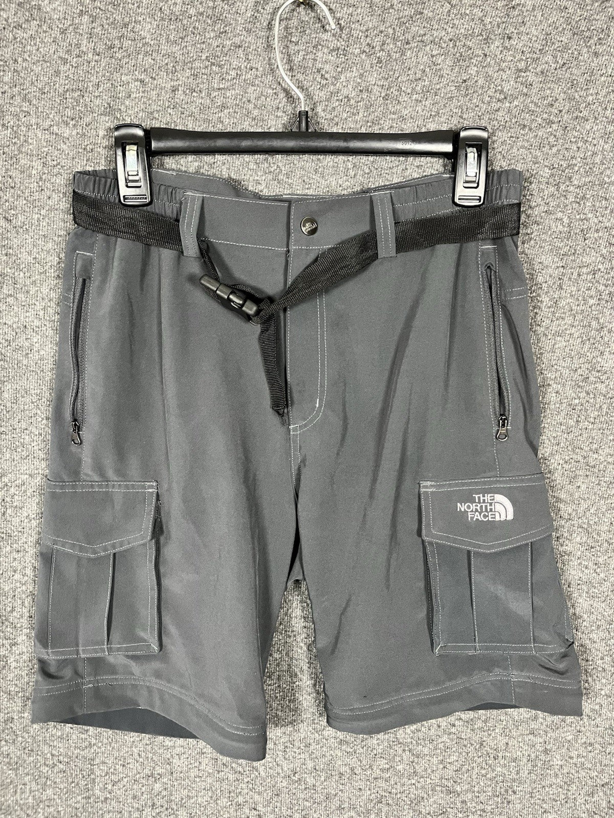 NORTH FACE Mens Cargo Shorts Gray Belted Size M Hiking Nature Active 9" inseam !