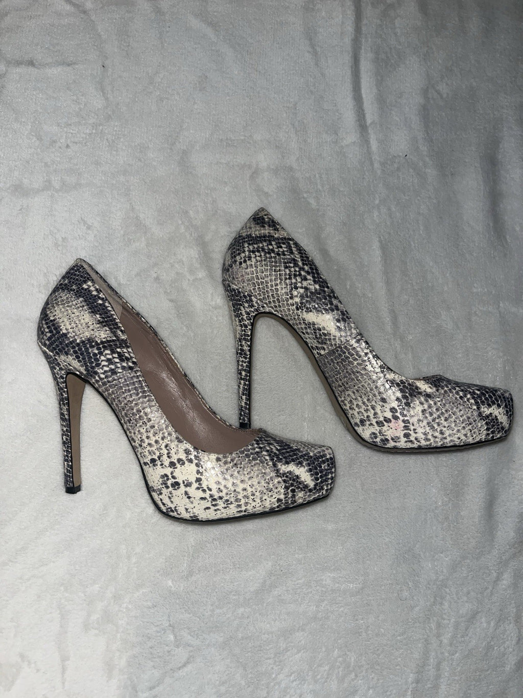 Vince Camuto Snakeskin Women’s Platform Heels US 7.5B