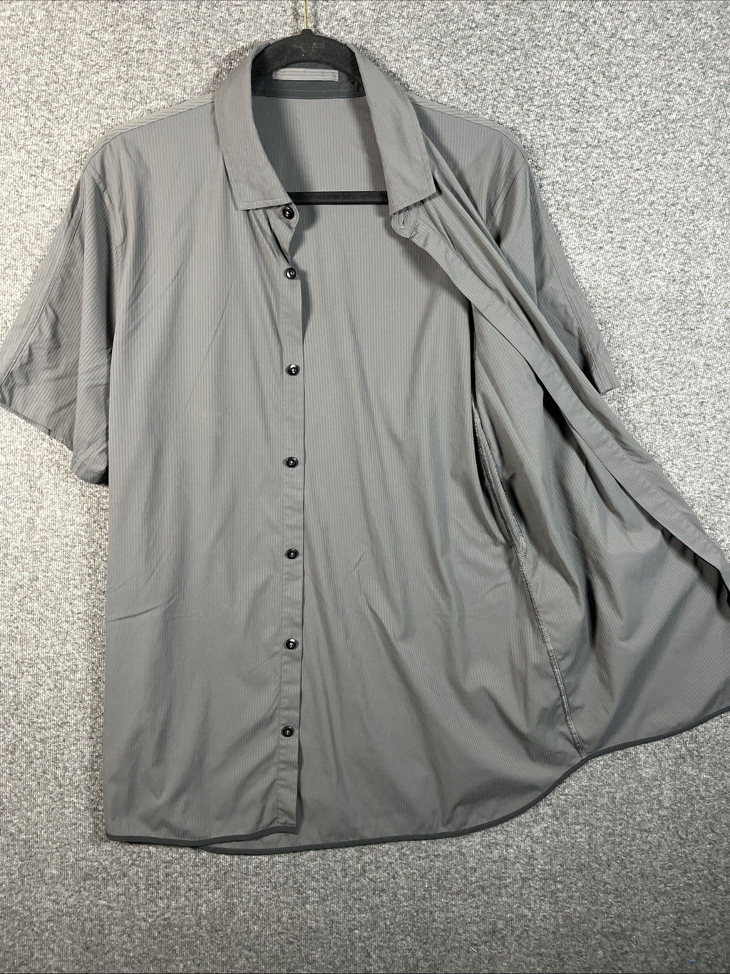 Lululemon Men’s Short Sleeve Button Down Polo Shirt Gray L 