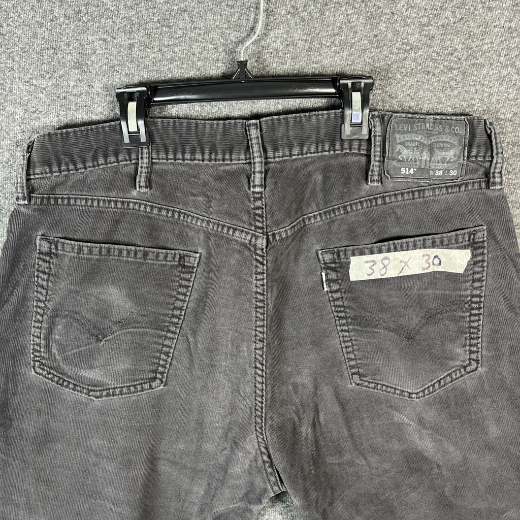 Levi’s 515 Black corduroy Relax Fit size 38x30 men’s Button Zip 5 Pocket Design 