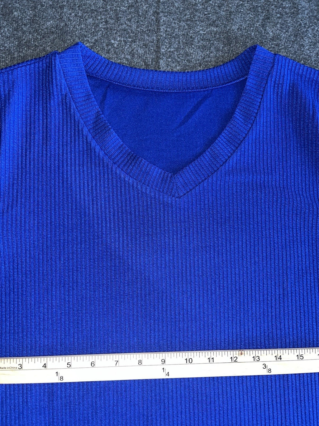 Women’s Long Sleeve V Neck Knitted Shirt Medium 