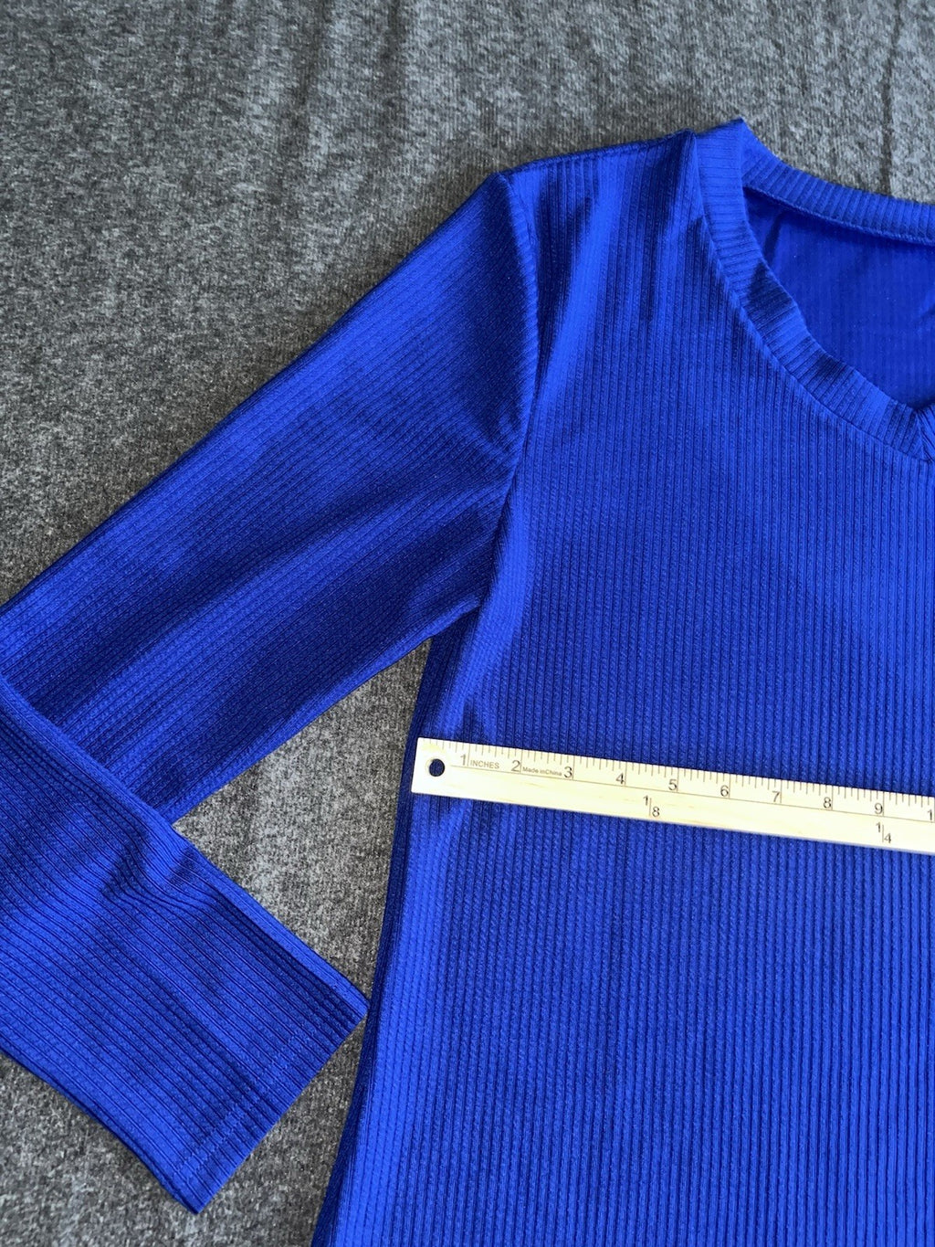 Women’s Long Sleeve V Neck Knitted Shirt Medium 