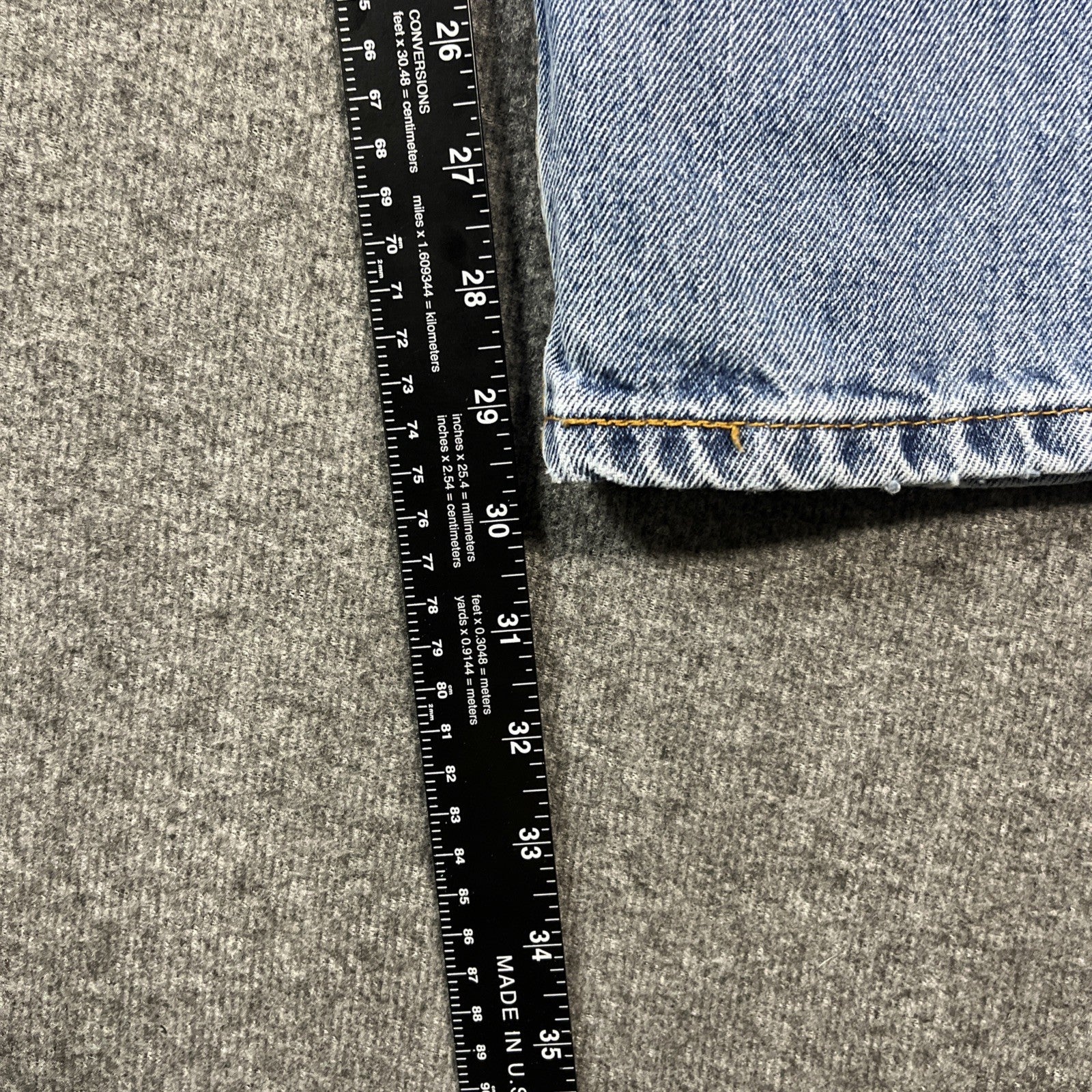 Levis 505  Mens Size 38x32 Relaxed Straight Fit Jeans Medium Blue Washed Denim