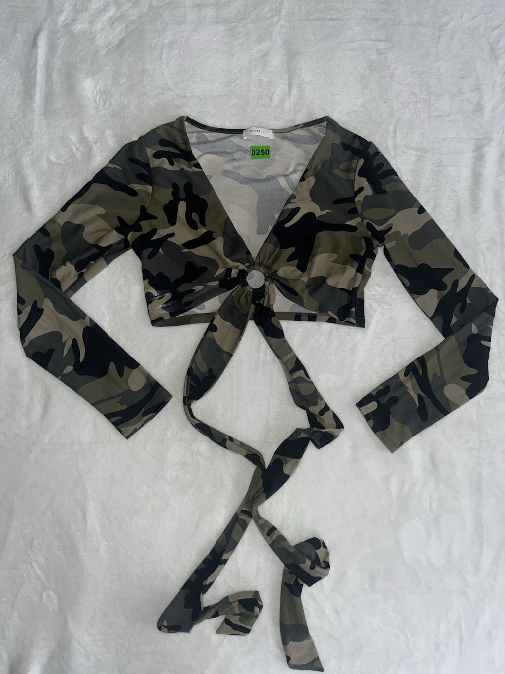 Better Be Women’s Camouflage Long Sleeve Crop Top Shirt Tie In Front Size Small