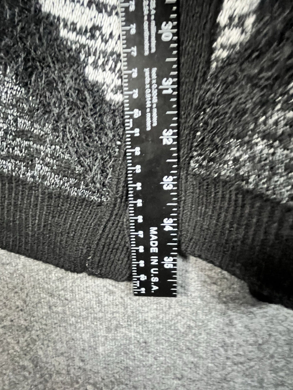 89th And Madison black and grey sweater cardigan L Longsleeve Fleece 