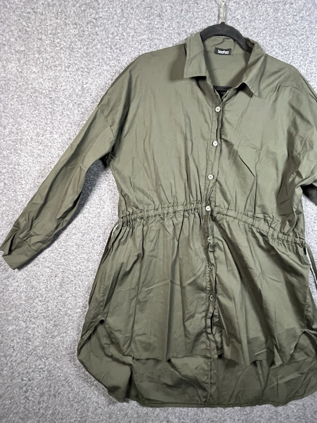 Boohoo cinched-waist shirt dress in olive green Women Size 14 