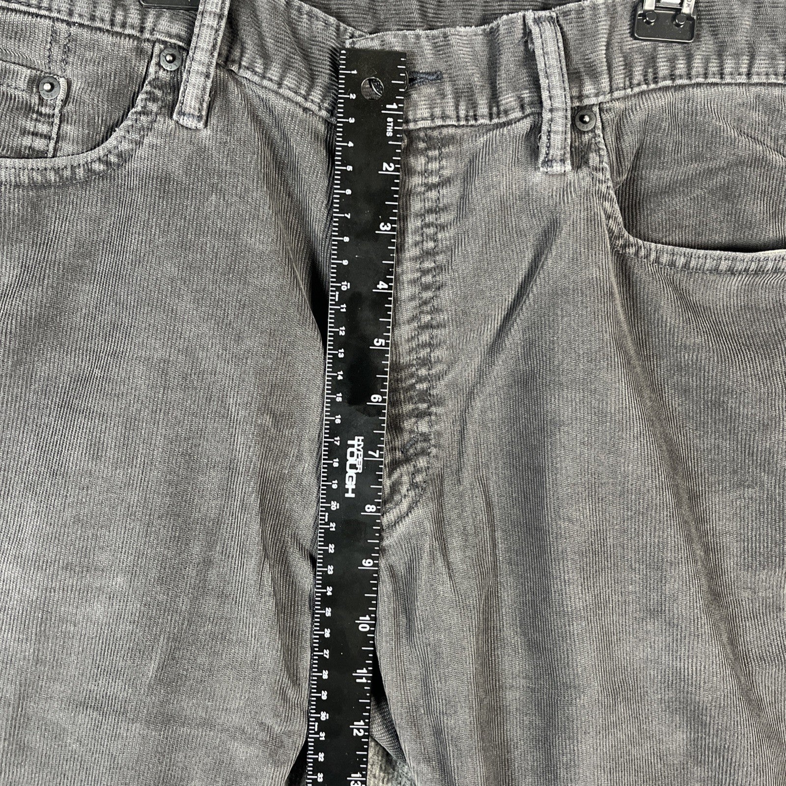 Levi’s 515 Black corduroy Relax Fit size 38x30 men’s Button Zip 5 Pocket Design 