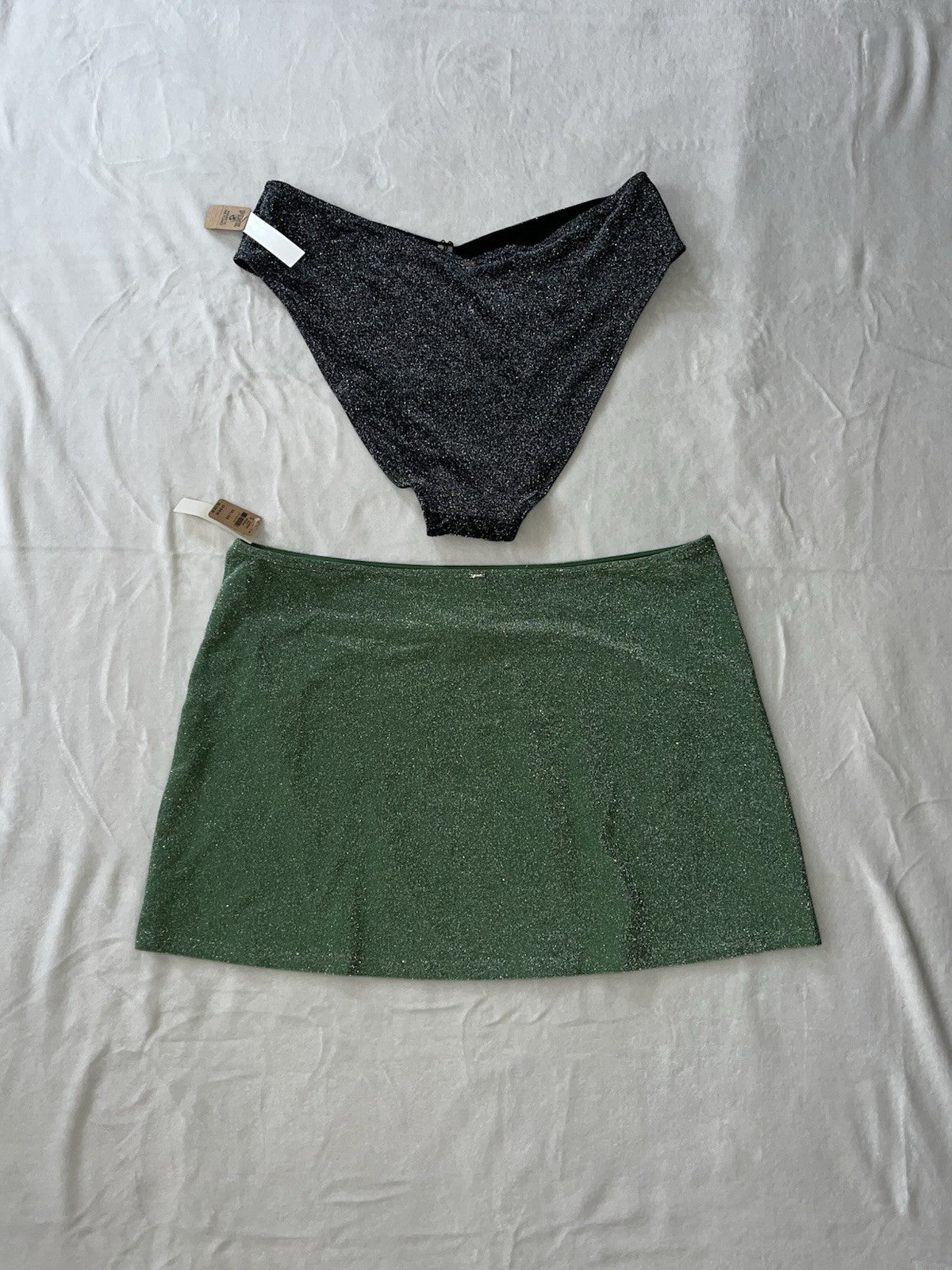 Pink Skirt And Bikini Set Women’s XXL Black And Green