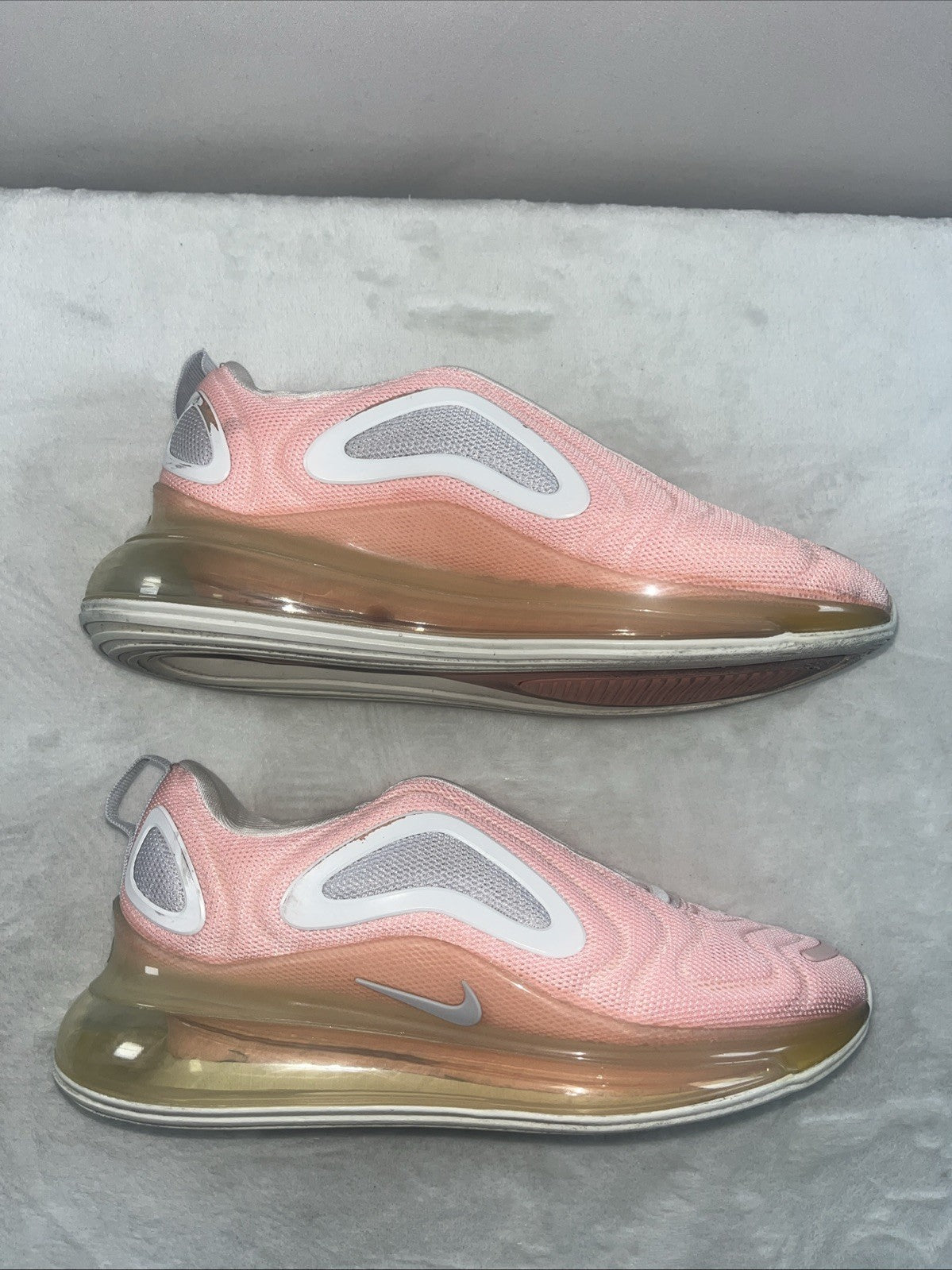 Size 9 - Nike Air Max 720 Bleached Coral W
