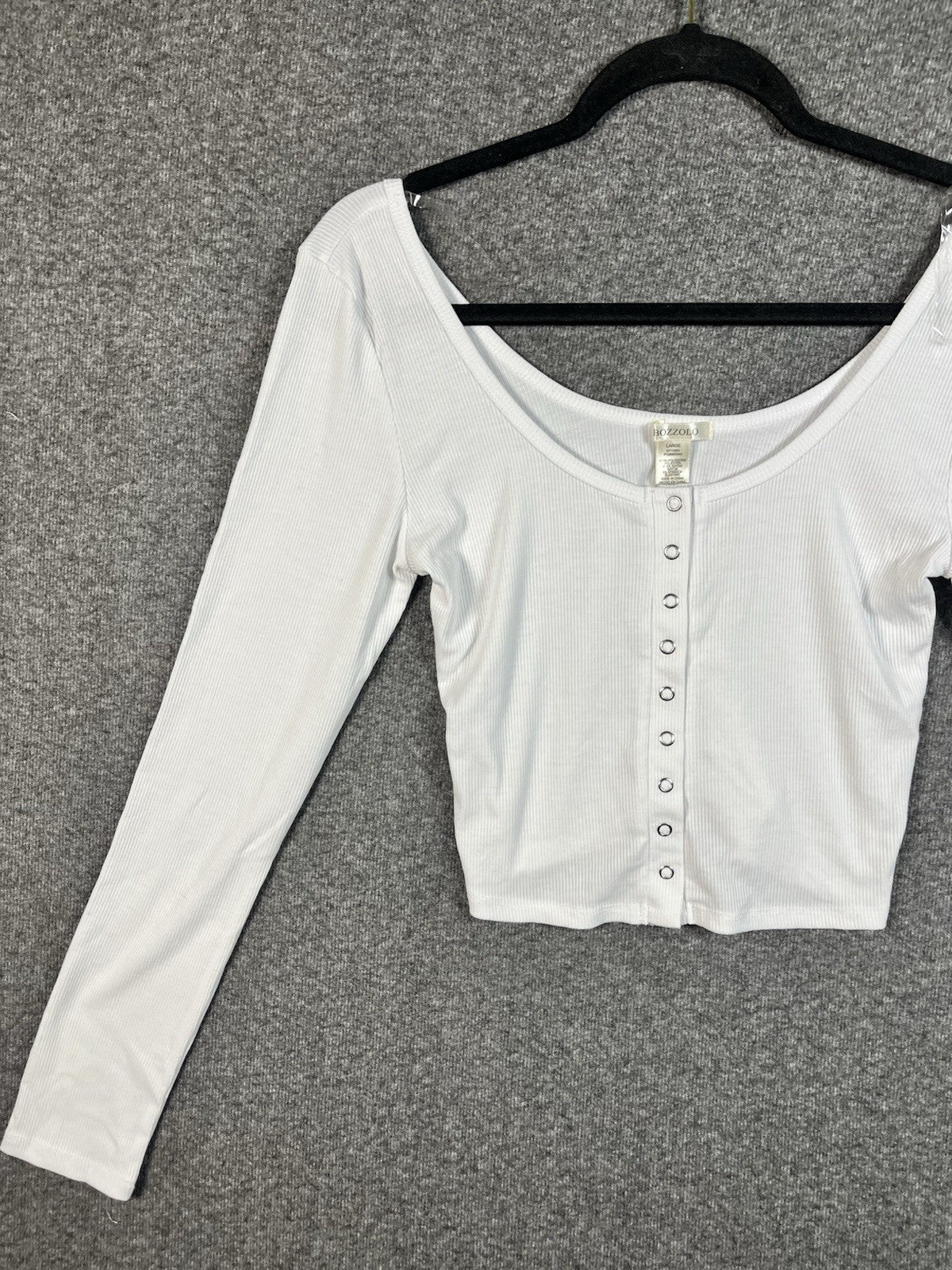 Bozzolo white long-sleeve ribbed crop top button-down front L Off Shoulder 