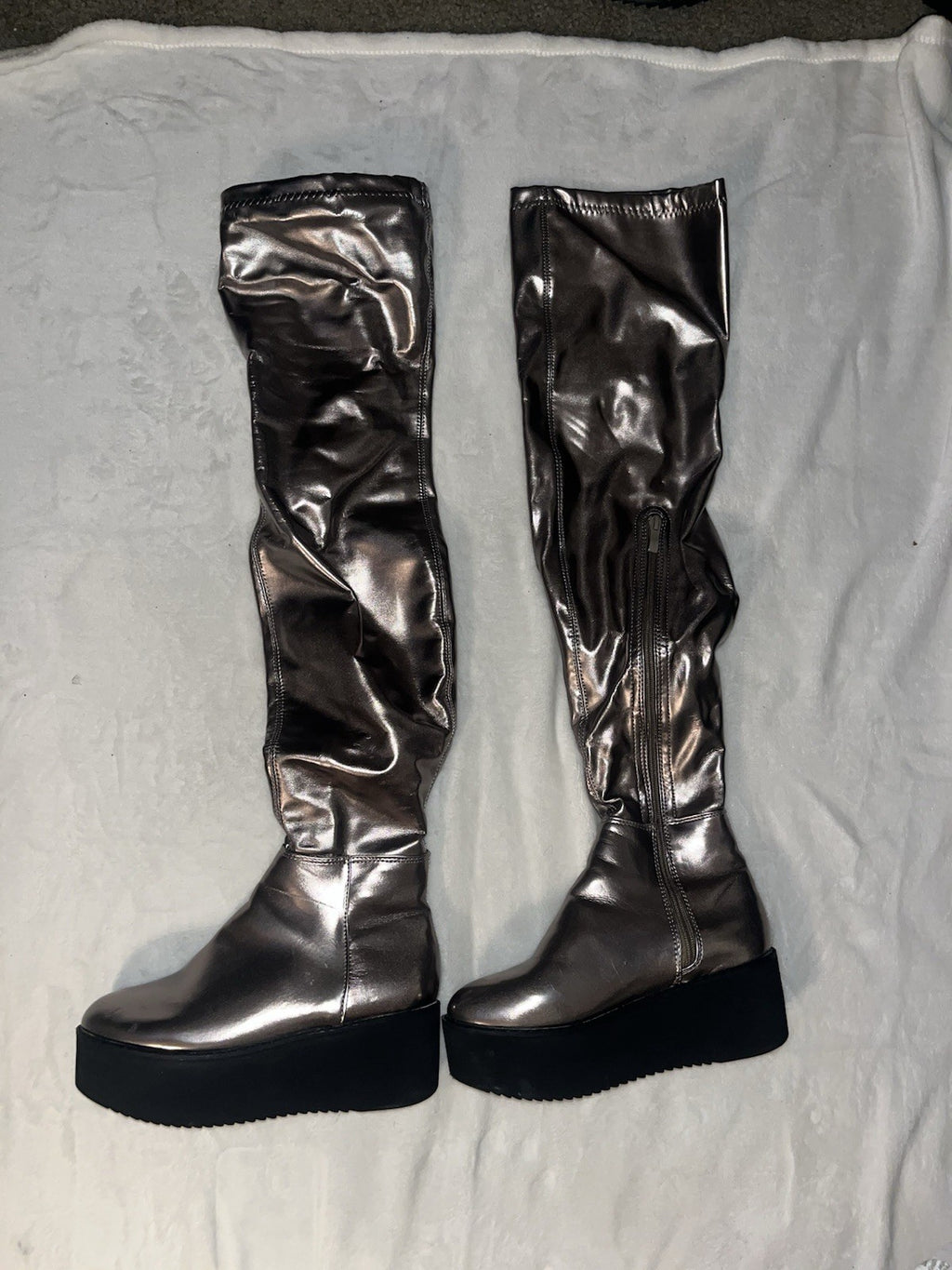 Over the knee Women’s platform platinum/pewter boots Size 7