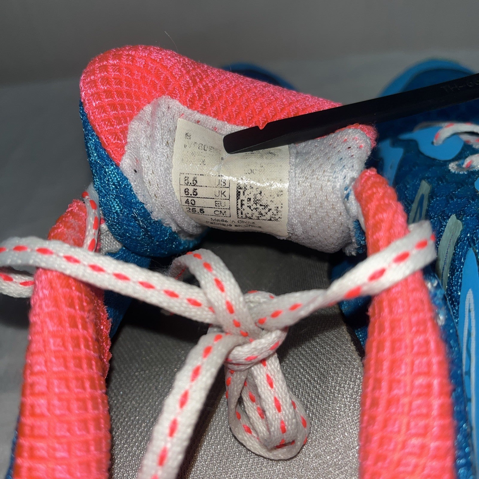 New balance New Foam 980 Women’s Running Shoes Size 8.5 Pink Blue 