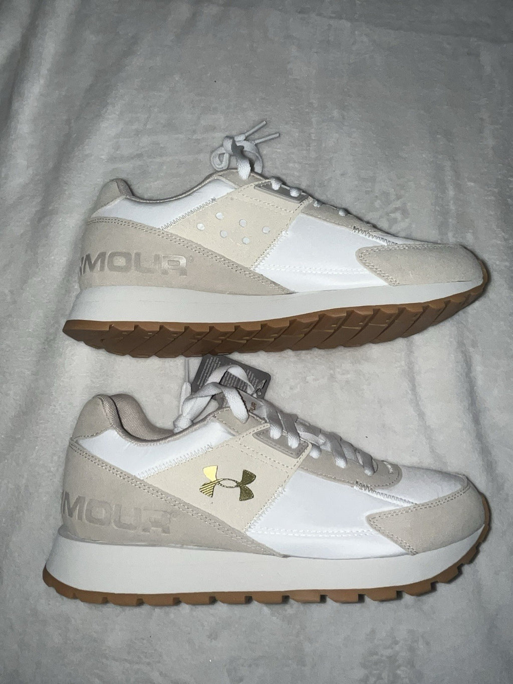 Size 10 - Under Armour Essential Runner White Khaki Base W