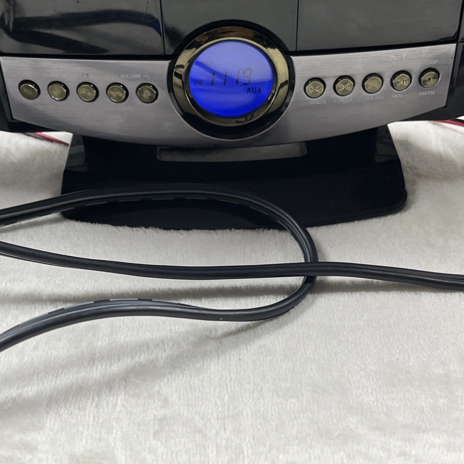 GPX HM3817DTBK Home Music System with Remote and AM/FM Radio black