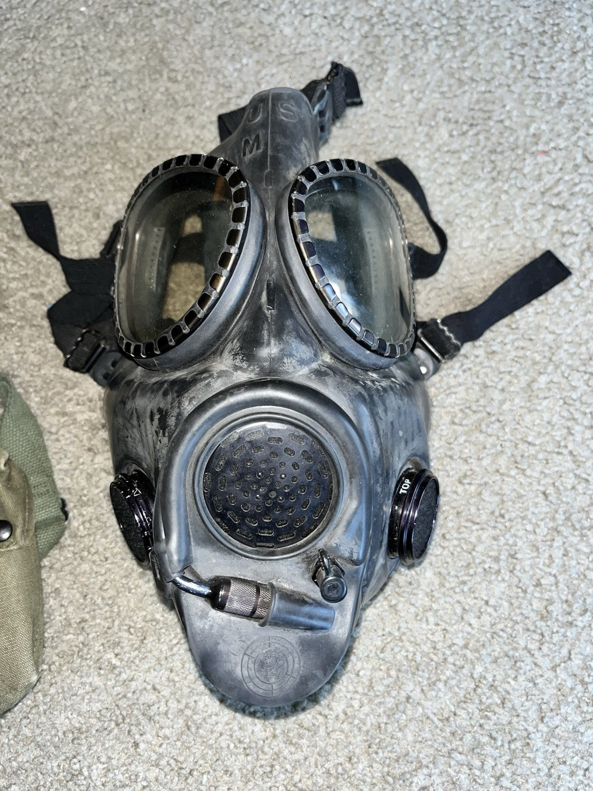 US Military Gas Mask C8RI Series Army Field Gear Protective w/ Canvas Bag