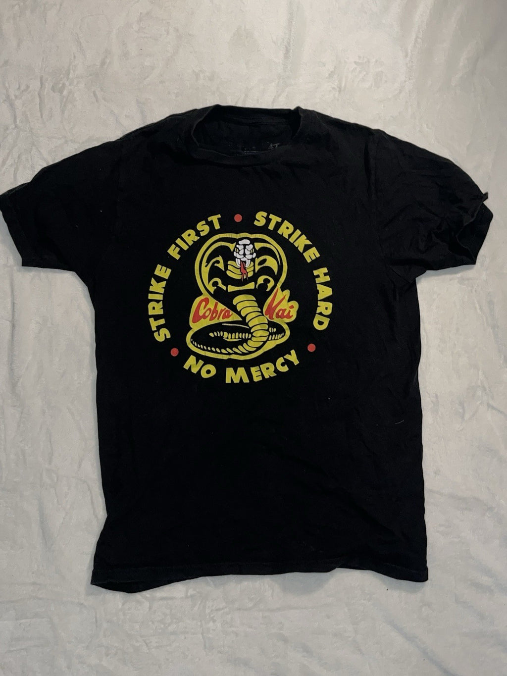 Black Cobra Kai Graphic T Shirt Men’s Medium Crew Neck Short Sleeve 