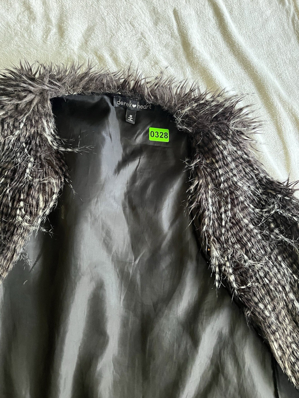 Derek Heart Women’s Feather Vest N Black Gray 