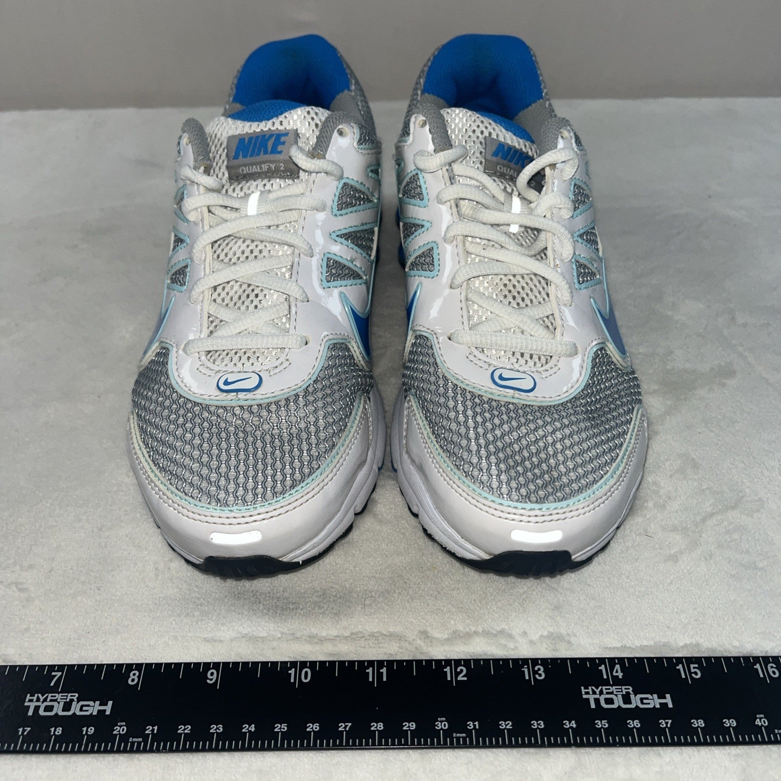 Size 6.5 - Nike Shox Qualify 2 White 2011