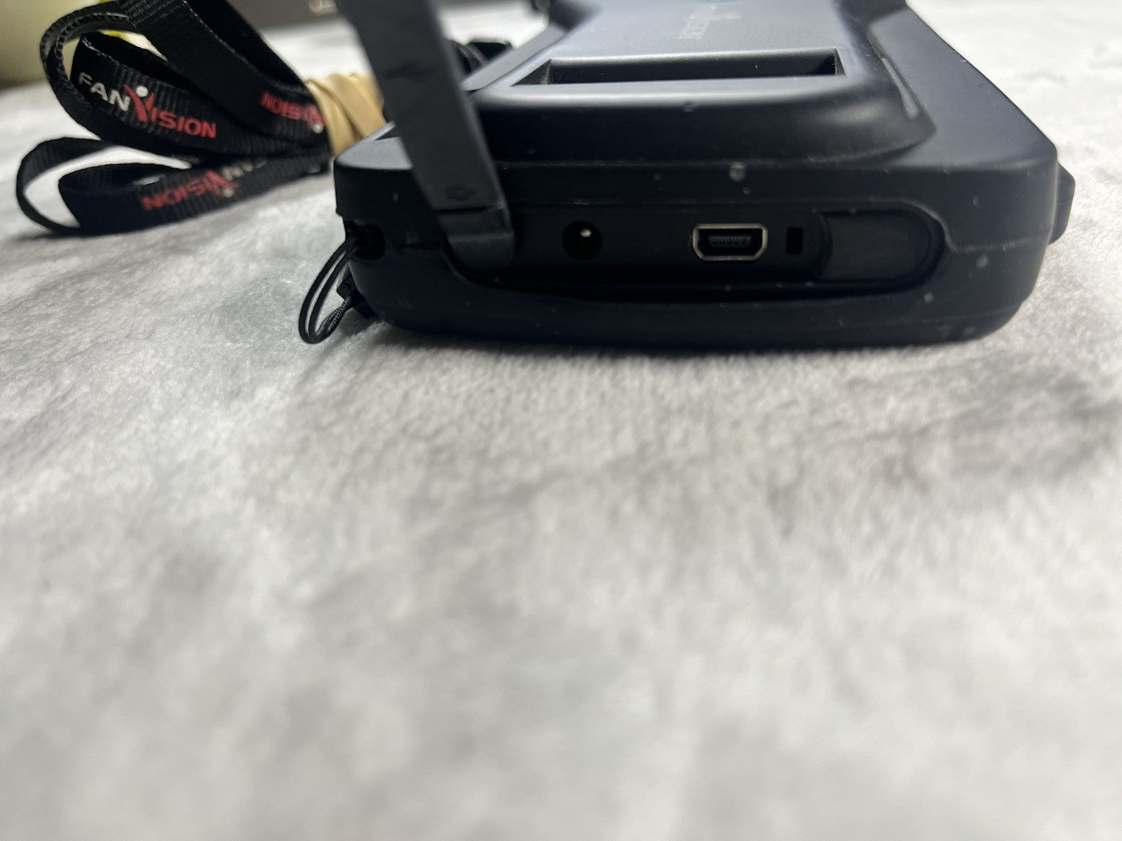 FanVision Kangaroo Handheld TV K-IVT-300-GD-B Fan Vision