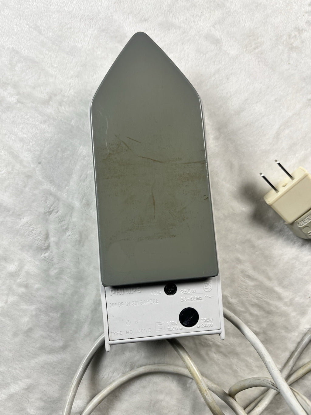 Philips Travel Iron Type HD Folding Handle Tested Good Heat Level
